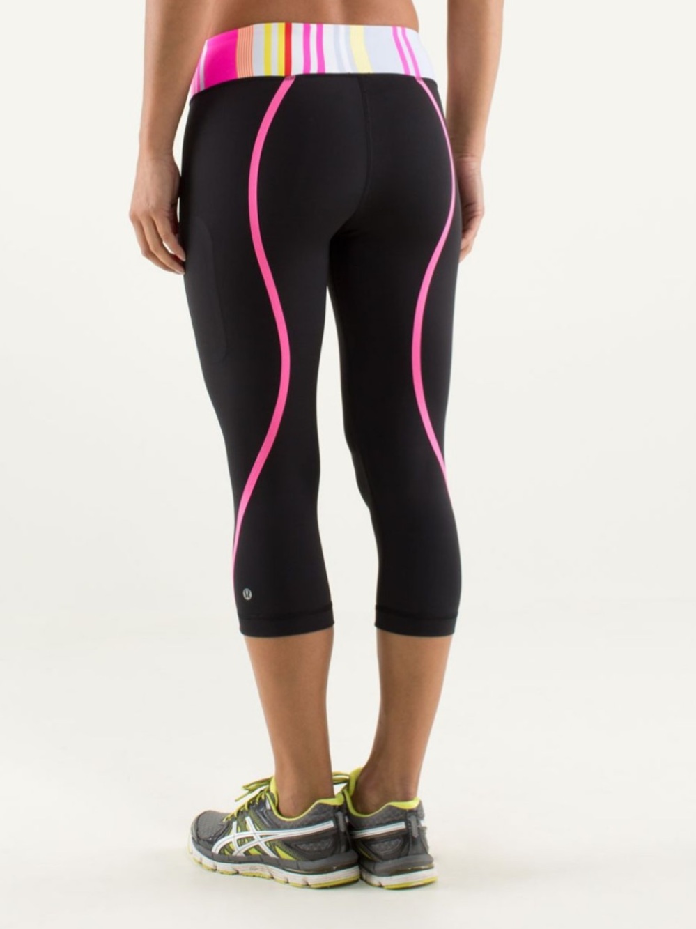 Lululemon run track attack crop capri leggings black groovy multi Sz 4